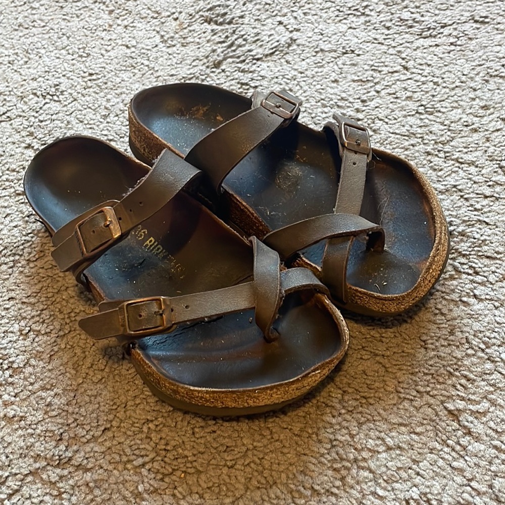 Birkenstock size 36 cross toe shoes